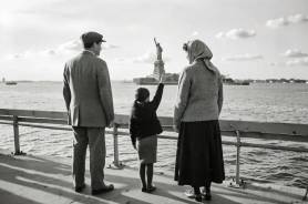 Каким иностранцам был запрещён въезд в США с 1917 по 1965 годы и почему Каким иностранцам был запрещён въезд в США с 1917 по 1965 годы и почему