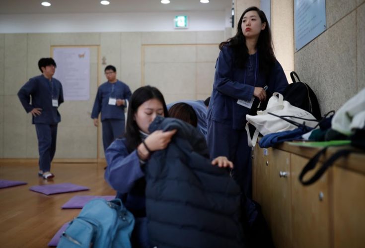 Когда реально устал: тысячи корейцев отправляются в тюрьму, чтобы отдохнуть от рутины