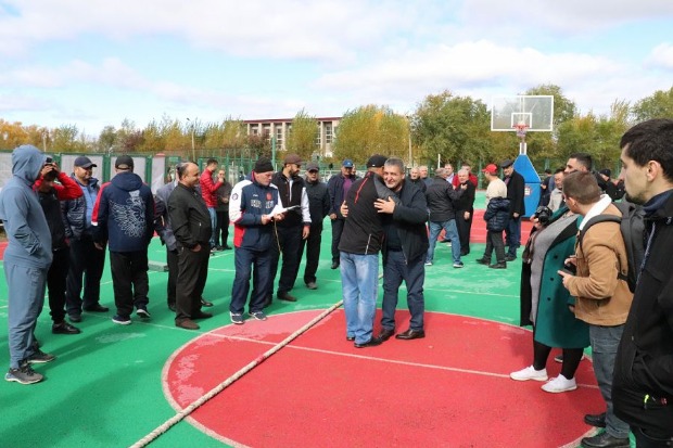 SPRT784687574368658 (17) Спартакиаду народов Забайкалья выиграли буряты, но узбеки их догоняют